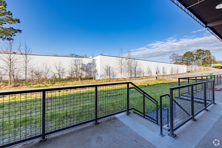 More Photos Of 929-933 White St, Atlanta Unknown For Lease