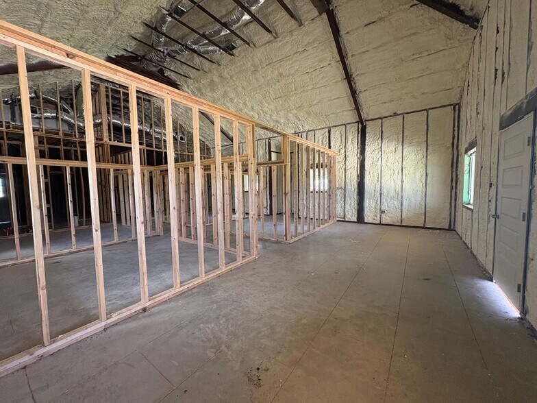 More Photos Of 16100 S Highway 77, Italy Land For Sale