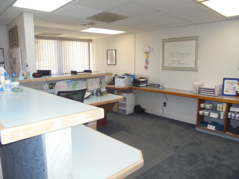 More Photos Of 320 E Hobsonway, Blythe Healthcare For Sale