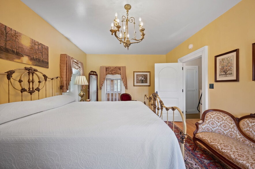 More Photos Of 403 E Adams St, Sandusky Hospitality For Sale