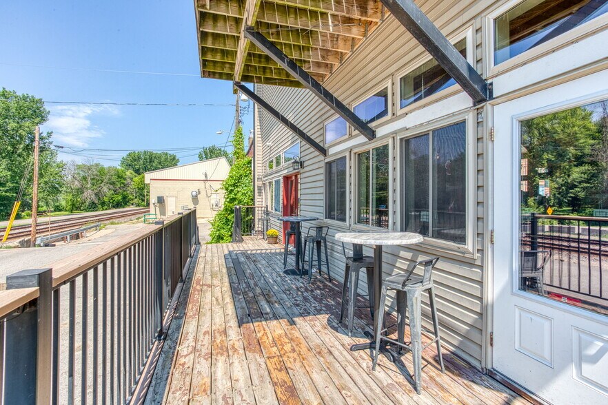 More Photos Of 3531 Wi-35, Maiden Rock Storefront Retail Residential For Sale