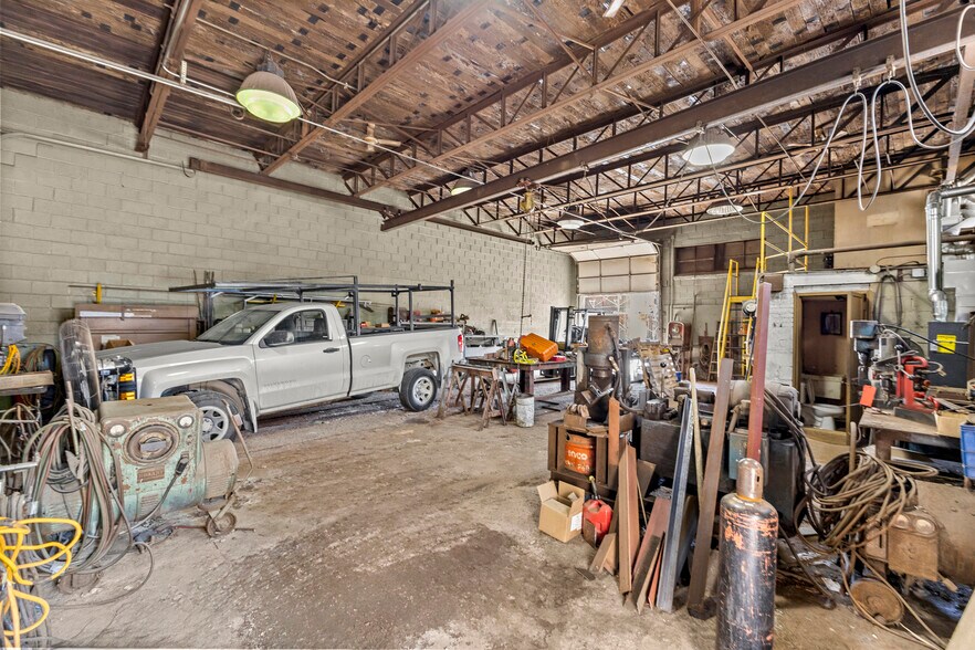 More Photos Of 16136 White Ave, Allen Park Warehouse For Sale