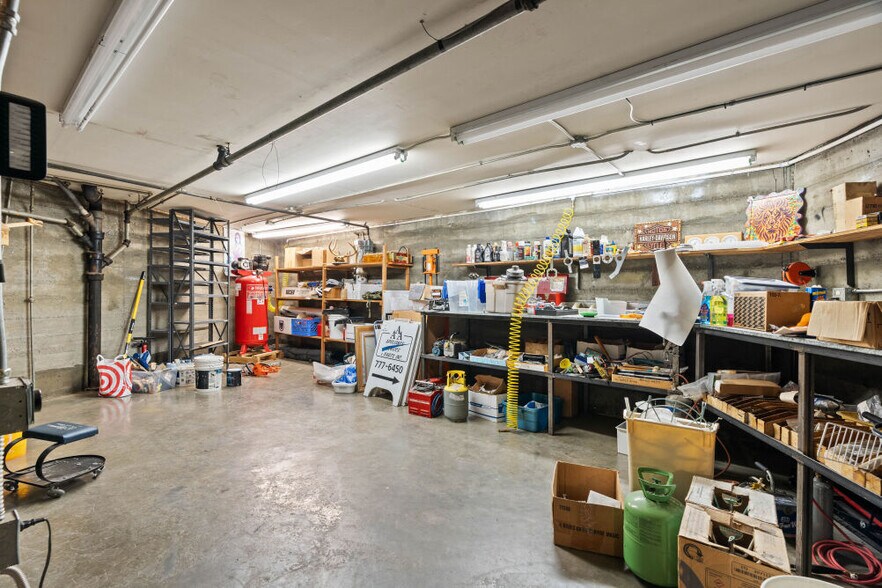 More Photos Of 6601 SE Foster Rd, Portland Storefront Retail Office For Sale