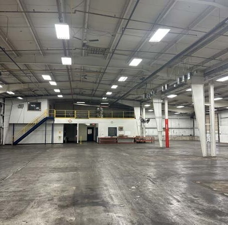 More Photos Of 3675 N Main St, Oshkosh Warehouse For Lease