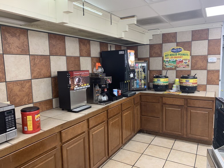 More Photos Of 1020 W New Bern Rd, Kinston Convenience Store For Sale