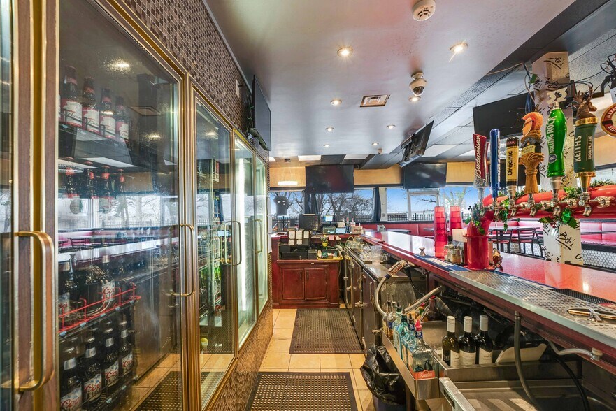 More Photos Of 231 St Paul St W, St Catharines General Retail For Sale