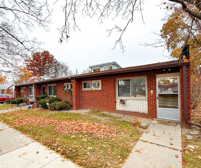 Primary Photo Of 15405 E 11 Mile Rd, Roseville Apartments For Sale