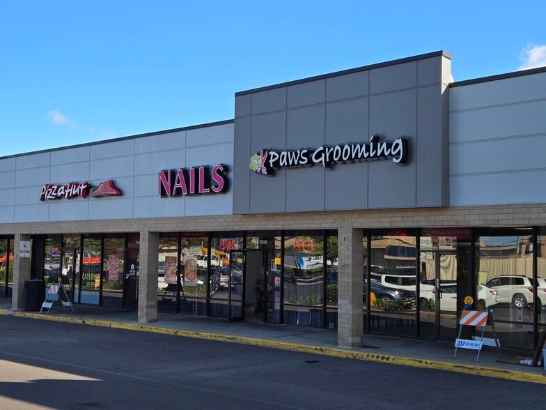 More Photos Of 7901-7965 E Golf Rd, Morton Grove Unknown For Lease