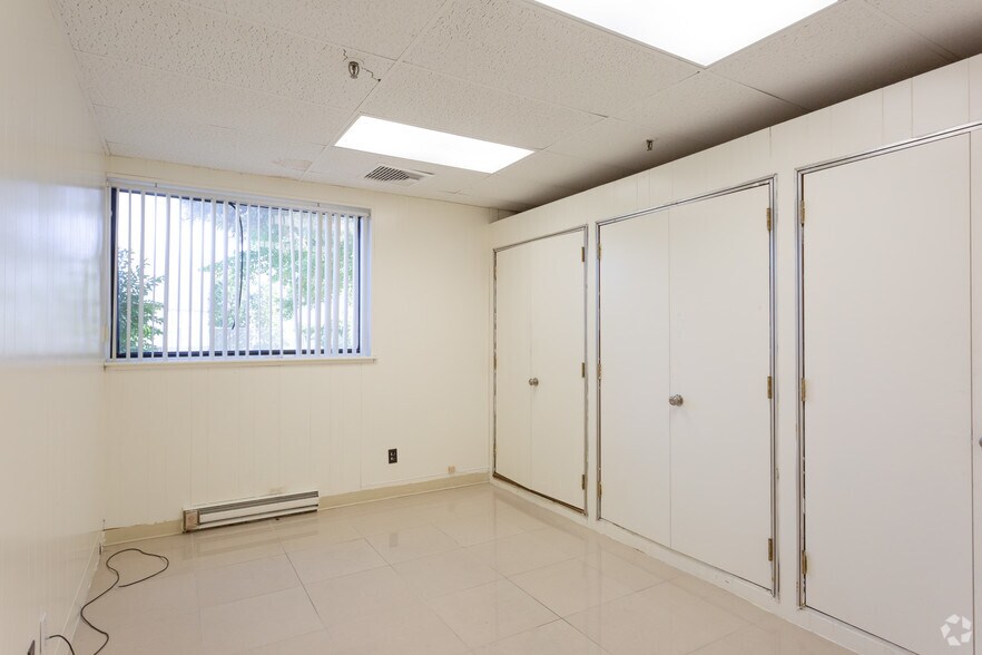 More Photos Of 1 Walnut St, Perth Amboy Warehouse For Lease