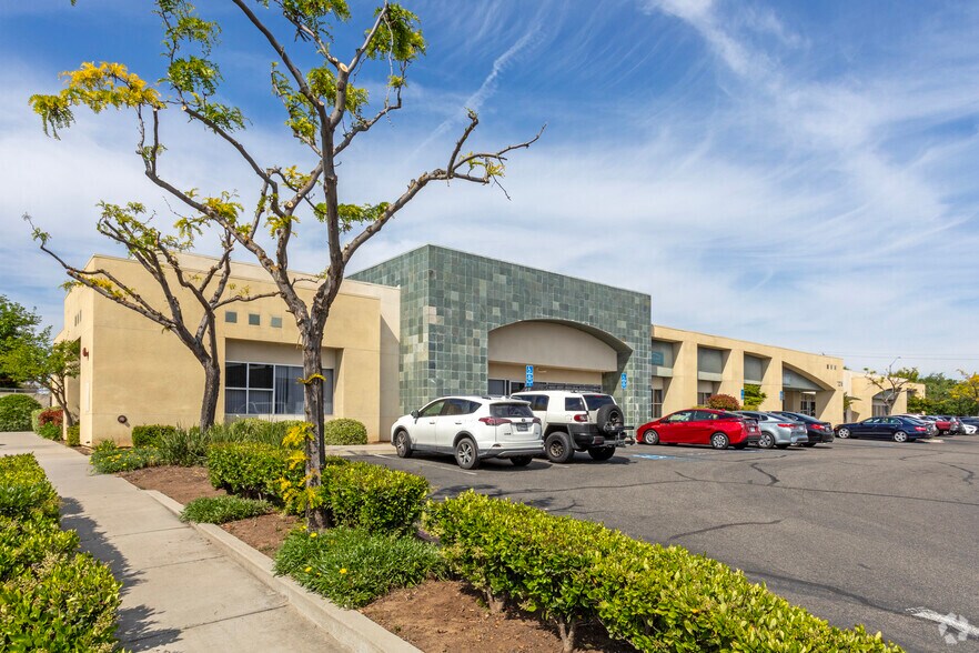 More Photos Of 7275 N 1st Ave, Fresno Office For Lease