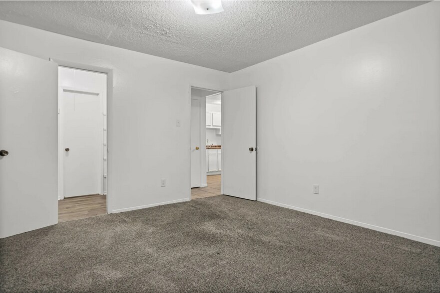More Photos Of 601 Village Green Dr, Mobile Apartments For Sale