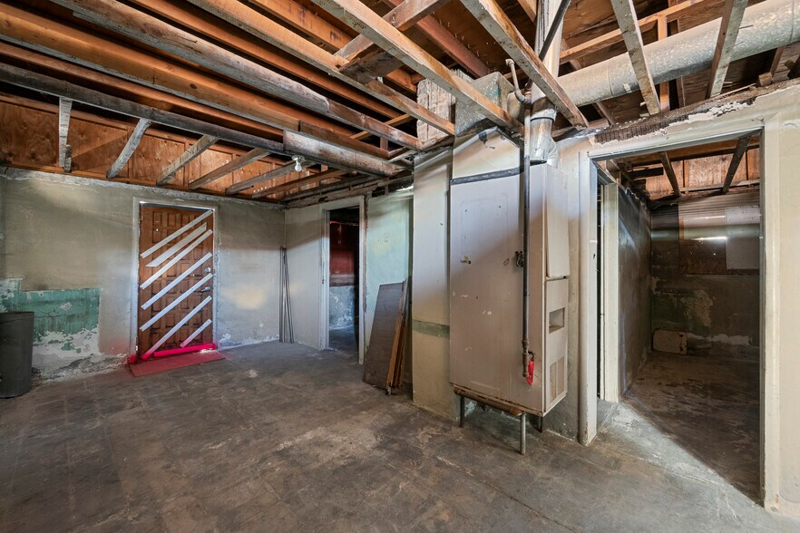 More Photos Of 3329 S Sue St, South Salt Lake Storefront Retail Office For Sale