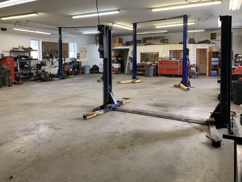 More Photos Of 2203 Route 715, Stroudsburg Auto Repair For Lease