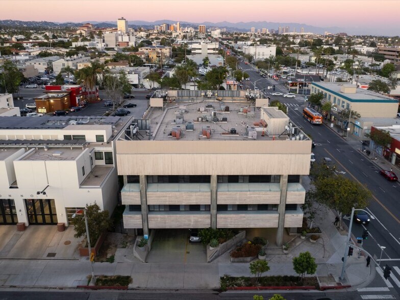 More Photos Of 701 Santa Monica Blvd, Santa Monica Office For Sale