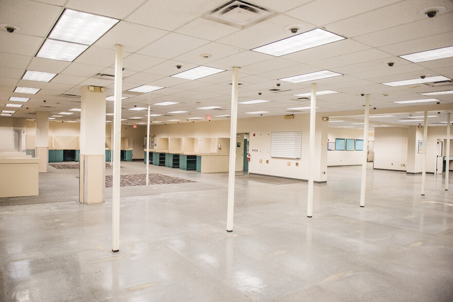 More Photos Of 707 Mendham Blvd, Orlando Office For Lease