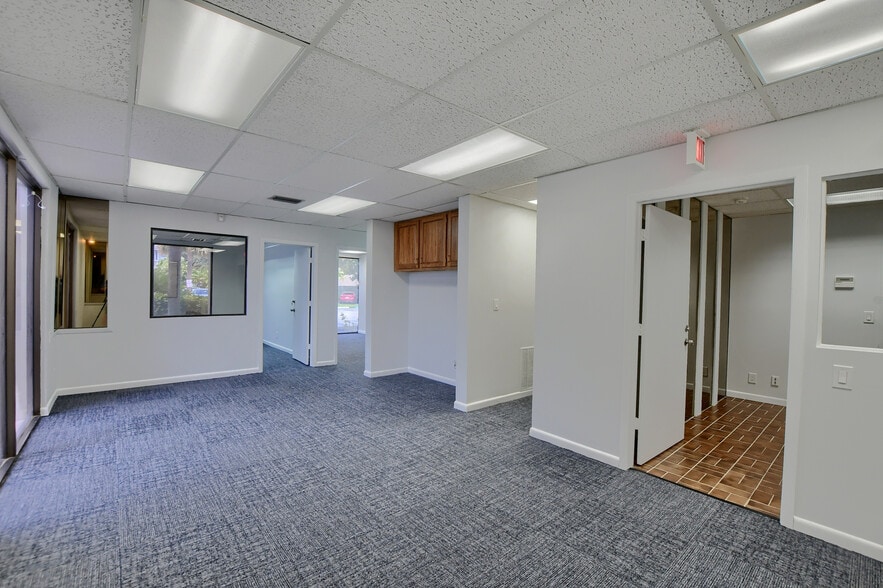 More Photos Of 1300 N Federal Hwy, Boca Raton Medical For Sale