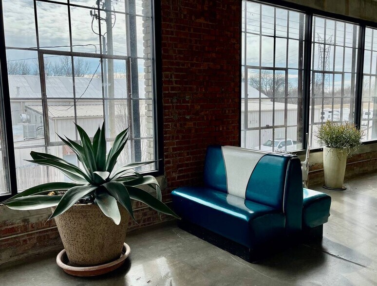 More Photos Of 3306 Charles Page Blvd, Tulsa Warehouse For Lease