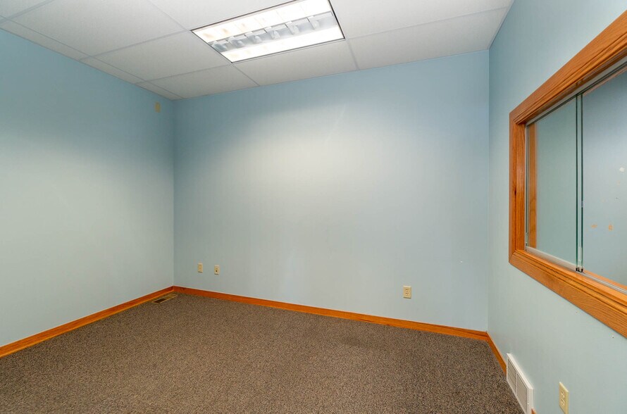 More Photos Of 5225 Hampton Pl, Saginaw Medical For Sale