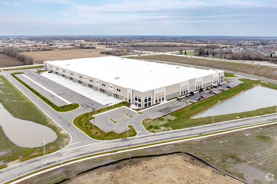 More Photos Of 3010 Longmeadow Pky, Algonquin Distribution For Lease