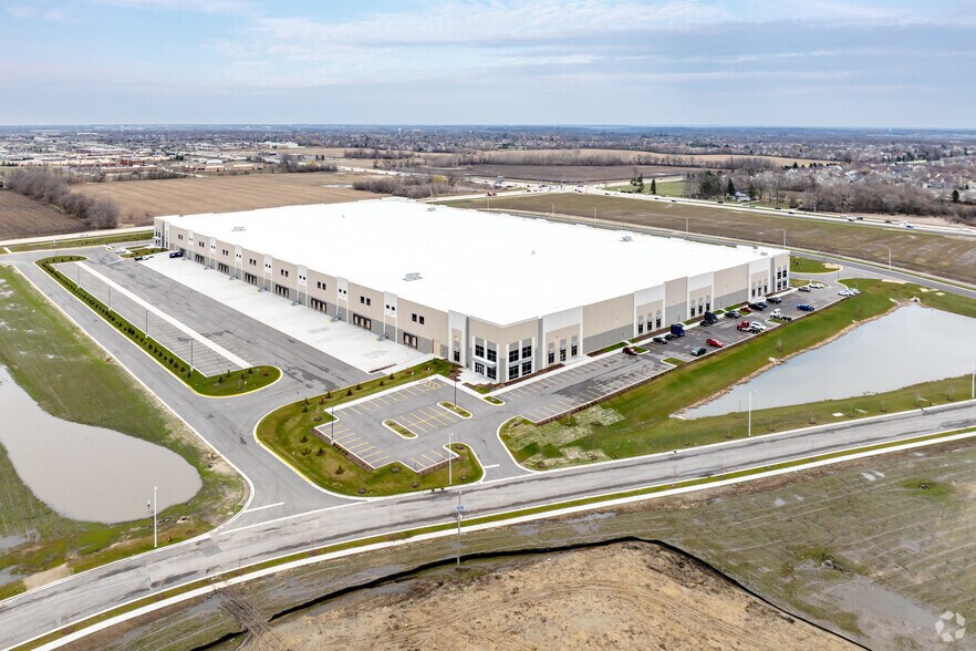 More Photos Of Longmeadow Pky, Algonquin Unknown For Lease