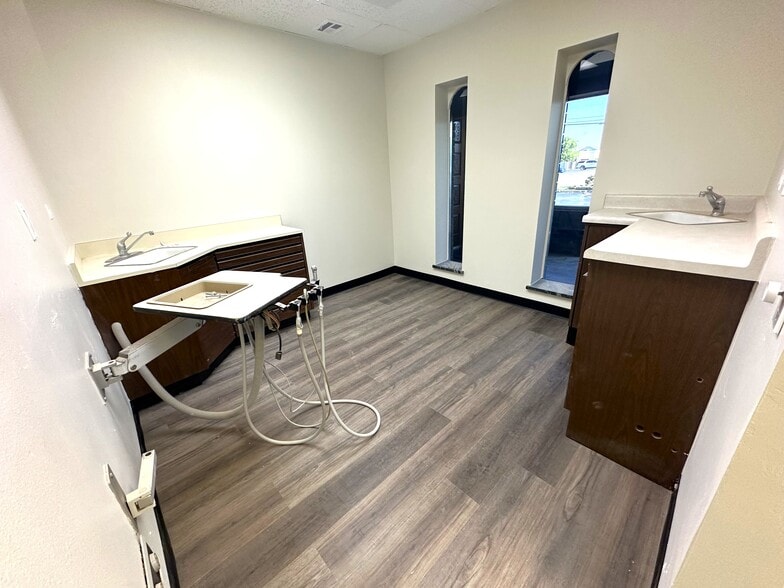 More Photos Of 2812-2816 W Hefner Rd, Oklahoma City Office For Lease