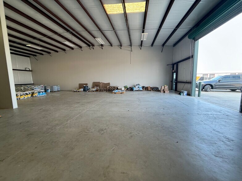 More Photos Of 21627 Rhodes Rd, Spring Warehouse For Lease