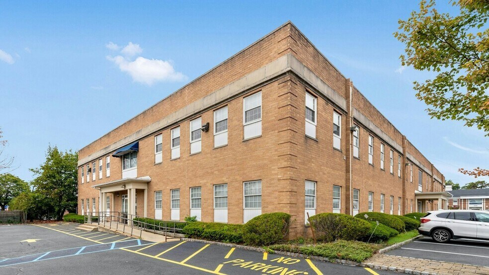 More Photos Of 1033 Clifton Ave, Clifton Medical For Sale