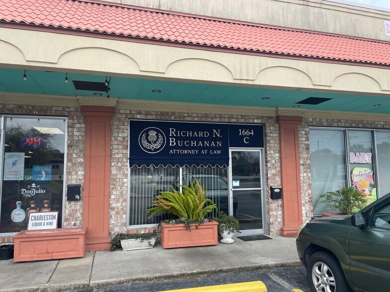 More Photos Of 1664 Old Towne Rd, Charleston Unknown For Lease