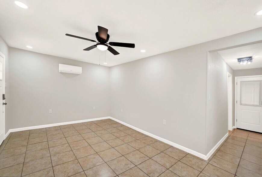 More Photos Of 285 San Antonio, Leming Multifamily For Sale