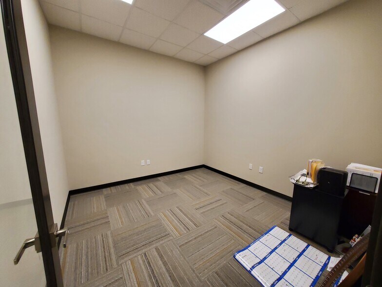 More Photos Of 4725 College Park, San Antonio Office For Lease