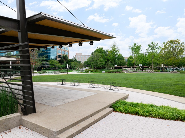 More Photos Of 701 Cool Springs Blvd, Franklin Office For Lease