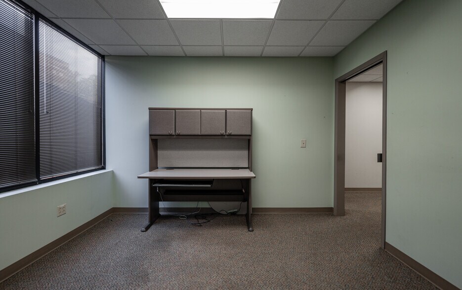 More Photos Of 4210 N Roxboro St, Durham Office For Lease