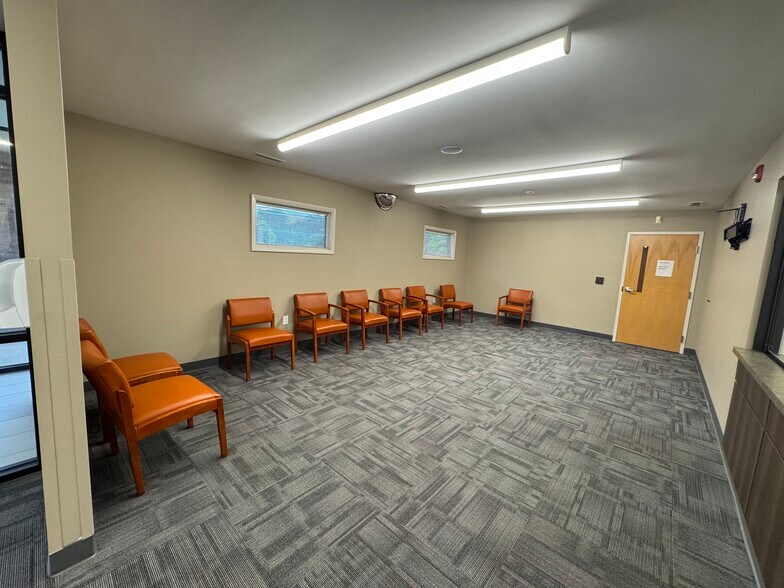 More Photos Of 1755 Fulton St, Elkhart Medical For Sale
