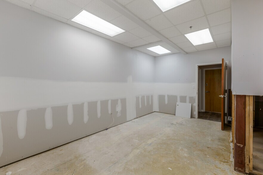 More Photos Of 1261 Commercial Dr SW, Conyers Medical For Lease
