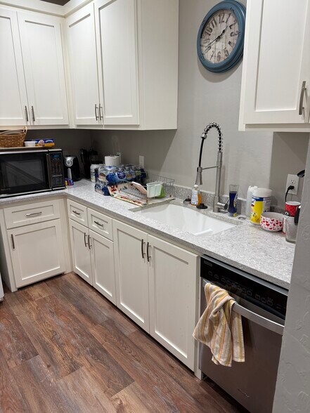 More Photos Of 3934 NW 36th St, Oklahoma City Office For Lease