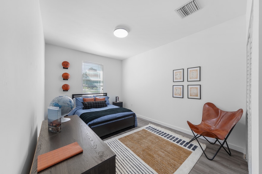 More Photos Of 1585 NW 29th Rd, Gainesville Apartments For Sale