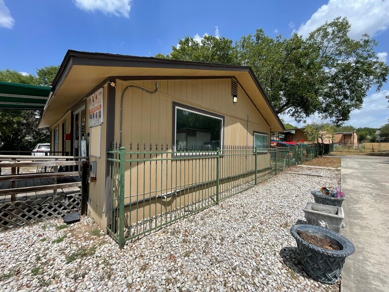 More Photos Of 4168 Stahl Rd, San Antonio General Retail For Sale