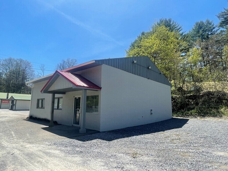 More Photos Of 247 Tioga St, Wellsboro Auto Repair For Lease