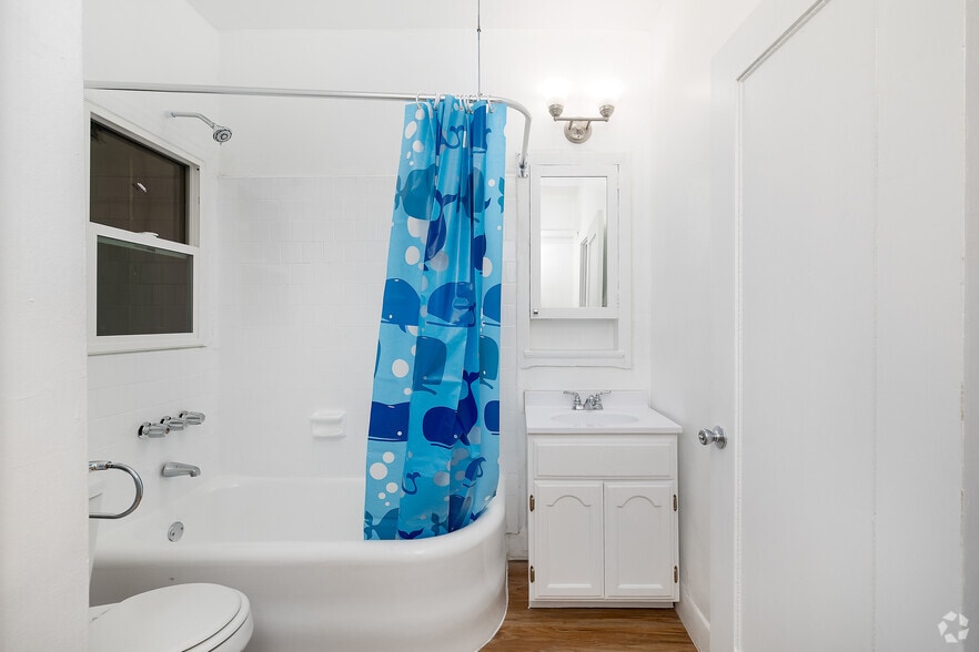 More Photos Of 100 N Kenmore Ave, Los Angeles Apartments For Sale