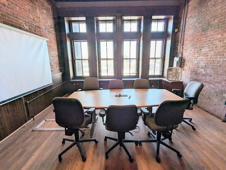 More Photos Of 2617 Peach St, Erie Office For Lease