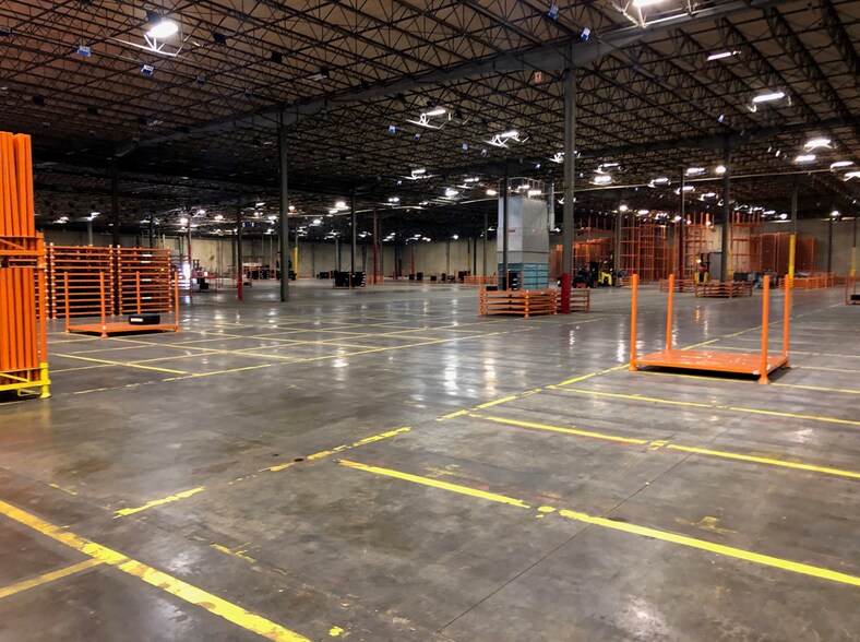 More Photos Of 101 Michelin Dr, Laurens Distribution For Lease