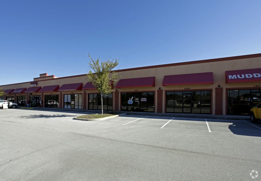 Primary Photo Of 1501-1535 Fortune Retail Ct, Kissimmee Storefront Retail Office For Lease
