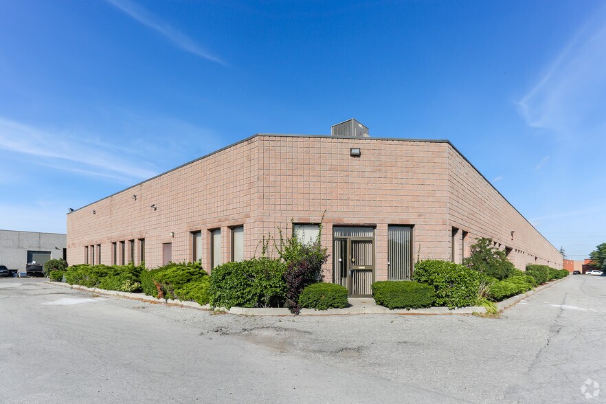 More Photos Of 185 Advance Blvd, Brampton Warehouse For Lease