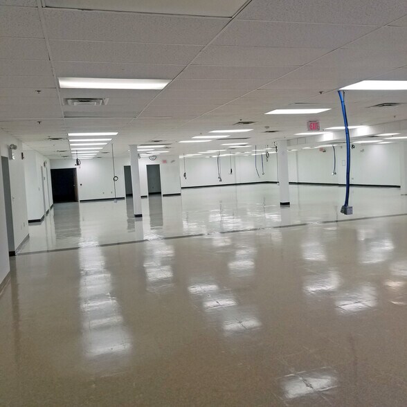 More Photos Of 1 Wall St, Hudson Unknown For Lease