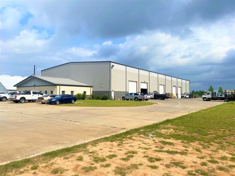 More Photos Of 105 Riley Rd, Houston Warehouse For Lease