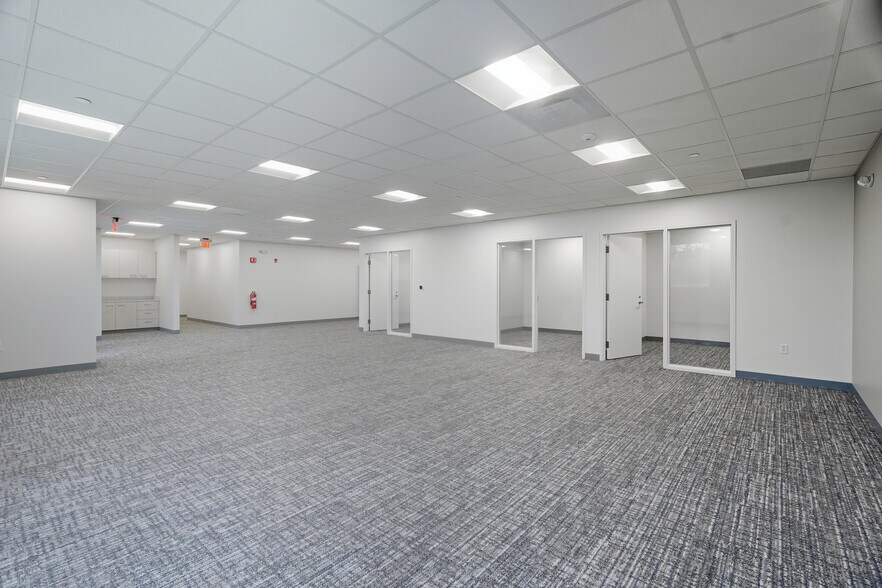 More Photos Of 315 Green St, Wrentham Distribution For Lease