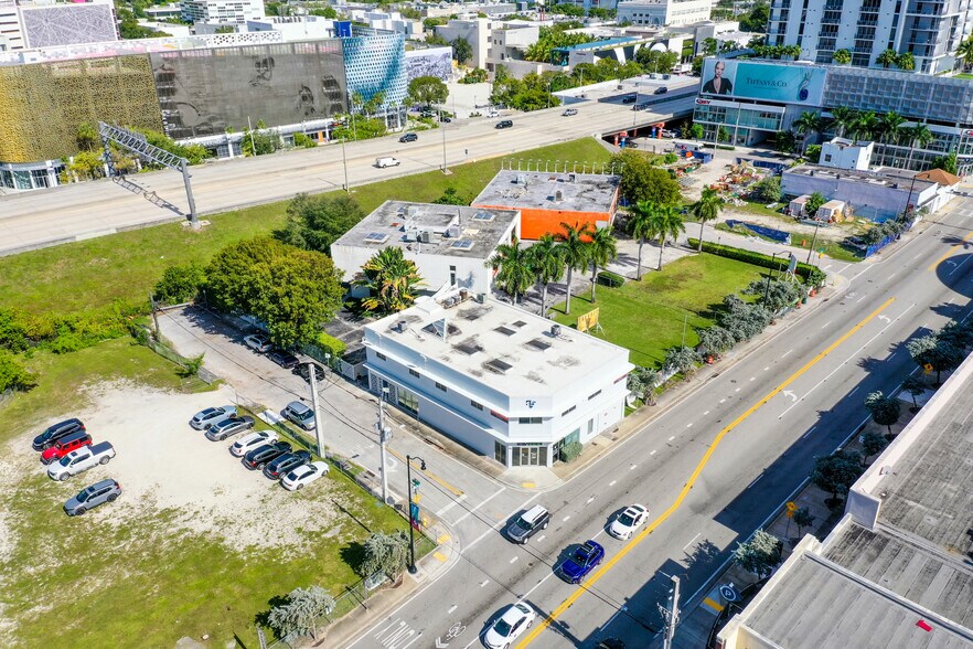 More Photos Of 45-47 NE 36th St, Miami Freestanding For Lease