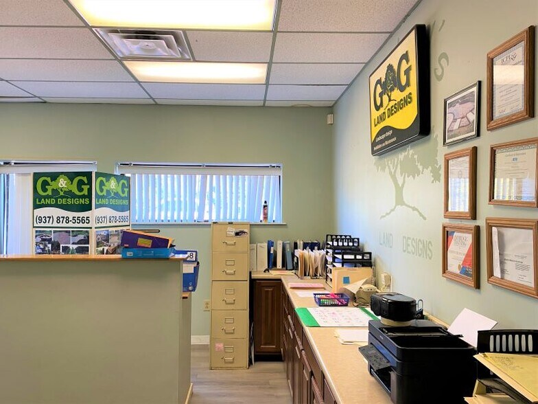 More Photos Of 160 Glaser St, Fairborn Flex For Sale