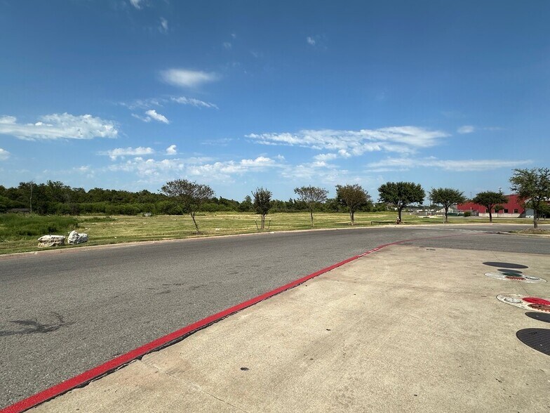 More Photos Of 1609 N Texas Ave, Bryan Land For Lease
