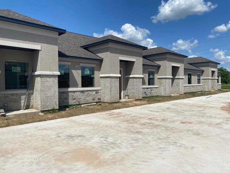 More Photos Of 12247 Queenston Blvd, Houston Medical For Sale